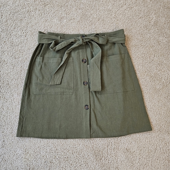SHEIN Dresses & Skirts - Shein Curve Women's Size 0XL Olive Green Button-Front Skirt with Pockets